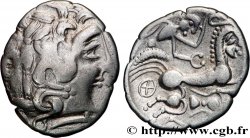 AULERQUES DIABLINTES (Région de Jublains) Statère d’argent à la situle TTB/TTB+