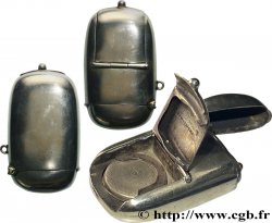 PORTE-LOUIS, PORTE-MONNAIE Porte-louis, compartiment à timbre et boîte d’allumettes TTB