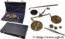 BILANCIA Boîte avec trébuchet et poids n.d.