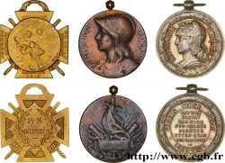 LOTS Lot de trois décorations états et métaux divers 