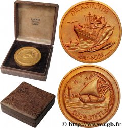 MER ET MARINE : PAQUEBOTS, NAVIRES, BATEAUX Médaille, Djibouti, Dragueur Jasmin SUP