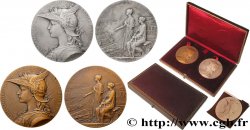 TROISIÈME RÉPUBLIQUE Coffret de deux médailles, Centenaire de la Banque de France SUP