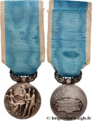 LES ASSURANCES Médaille, Société de Secours Mutuels, La Famille q.SPL