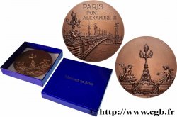 V REPUBLIC Médaille, Pont Alexandre III
