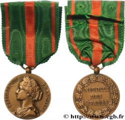 QUATRIÈME RÉPUBLIQUE Médaille des évadés