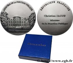 V REPUBLIC Médaille, Hôtel de Castries