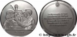 LES 100 PLUS GRANDES INVENTIONS DE L&nbsp;HUMANITÉ Médaille, Invention du laser