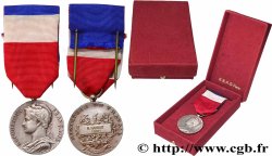 CINQUIÈME RÉPUBLIQUE Médaille d’honneur du travail, Ministère du travail, Argent