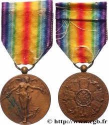III REPUBLIC Médaille interalliée de la victoire de la guerre 1914-1918, transformée en pendentif