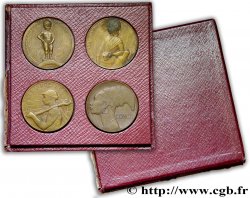 BELGIQUE - ROYAUME DE BELGIQUE - RÈGNE DE LÉOPOLD III Coffret des 4 médailles de l’Exposition universelle TTB