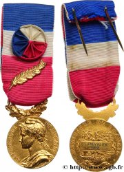 CINQUIÈME RÉPUBLIQUE Médaille d’honneur du Travail, Or, second modèle