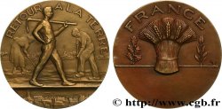 AGRICULTURAL, HORTICULTURAL, FISHING AND HUNTING SOCIETIES Médaille, Retour à la terre