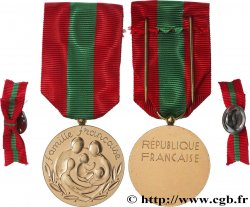 CINQUIÈME RÉPUBLIQUE Médaille, Famille française TTB+
