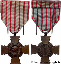TROISIÈME RÉPUBLIQUE Croix du combattant