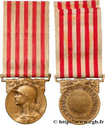 TROISIÈME RÉPUBLIQUE Médaille commémorative de la guerre 1914-1918 TTB+