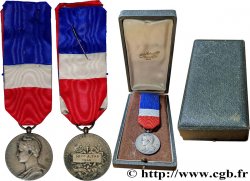 PROVISORY GOVERNEMENT OF THE FRENCH REPUBLIC Médaille d’honneur du travail, Ministère du commerce et de l’industrie, 20 ans