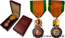 TROISIÈME RÉPUBLIQUE Médaille militaire, sous-officier