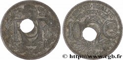 10 centimes Lindauer en zinc, Cmes souligné et millésime avec points, trou décentré 1941  F.140/2 var.