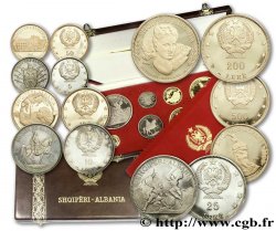 ALBANIA - REPUBLIC Série de cinq monnaies en or et de trois en argent 1968 