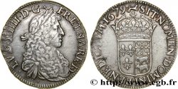 LOUIS XIV LE GRAND OU LE ROI SOLEIL Écu au buste juvénile du Béarn, 2e type 1679 Pau TTB/TTB+