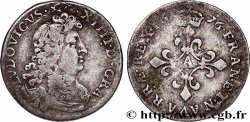 LOUIS XIV LE GRAND OU LE ROI SOLEIL Quatre sols à la croix formée de lis 1676 Paris