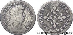 LOUIS XIV LE GRAND OU LE ROI SOLEIL Quatre sols à la croix formée de lis 1676 Paris